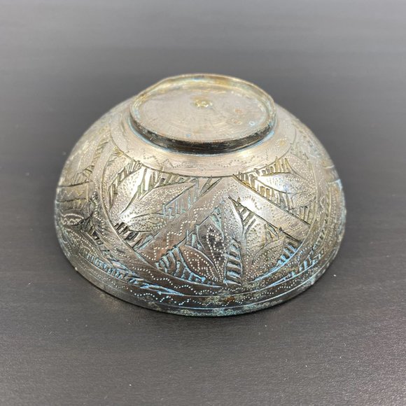 Antique Brass Round Bowl, Handcrafted Small Vessel, Vintage Solid Metal Dish, De - Picture 7 of 10